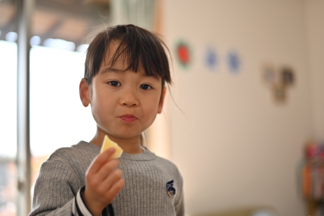 おやつタイム「おしゃべりしながらおやつを楽しんで、ハッピーな時間を過ごそう！」